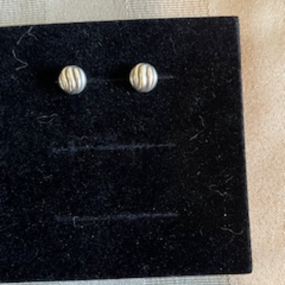 David Yurman Sculpted Cable Stud Earrings - Picture 6 of 6
